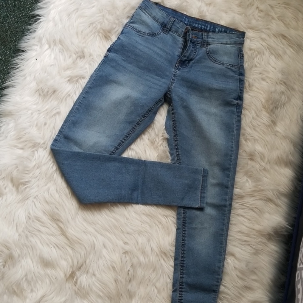 Mid rise light wash jegging